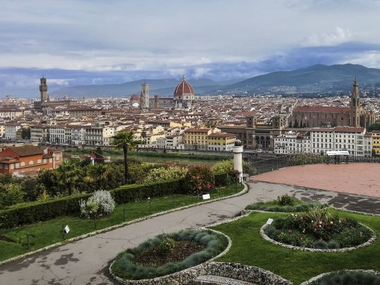 Una visita guidata alla città di Firenze, un tour attraverso arte, storia e curiosità.